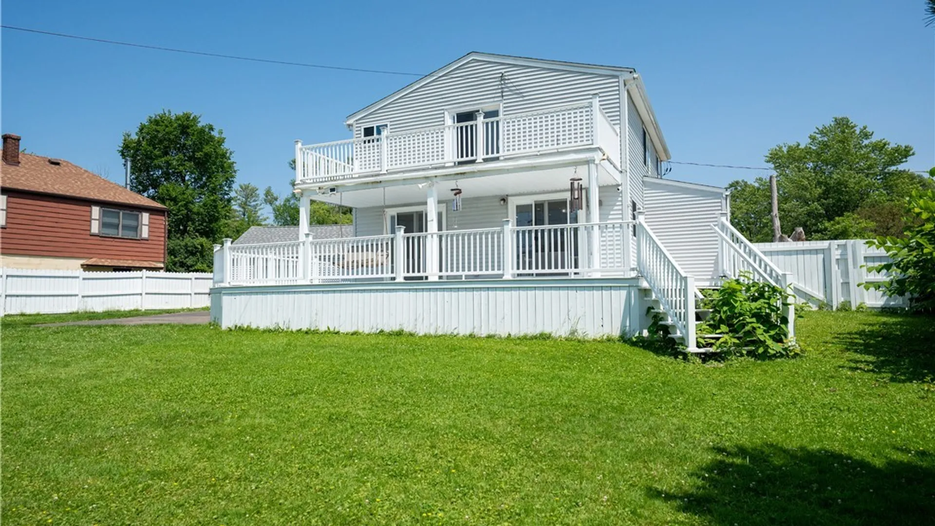 Property at 4093 Bayview Road, Hamburg, NY 14219 3