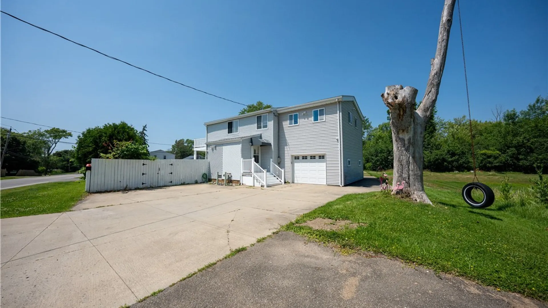 Property at 4093 Bayview Road, Hamburg, NY 14219 4