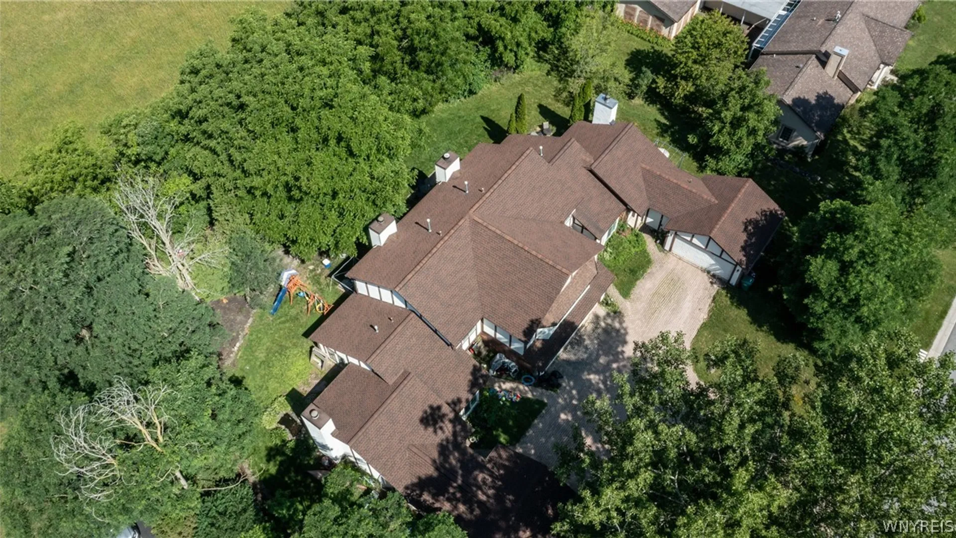 Property at 5-8 Gothic Lane, Lockport Town, NY 14094 3