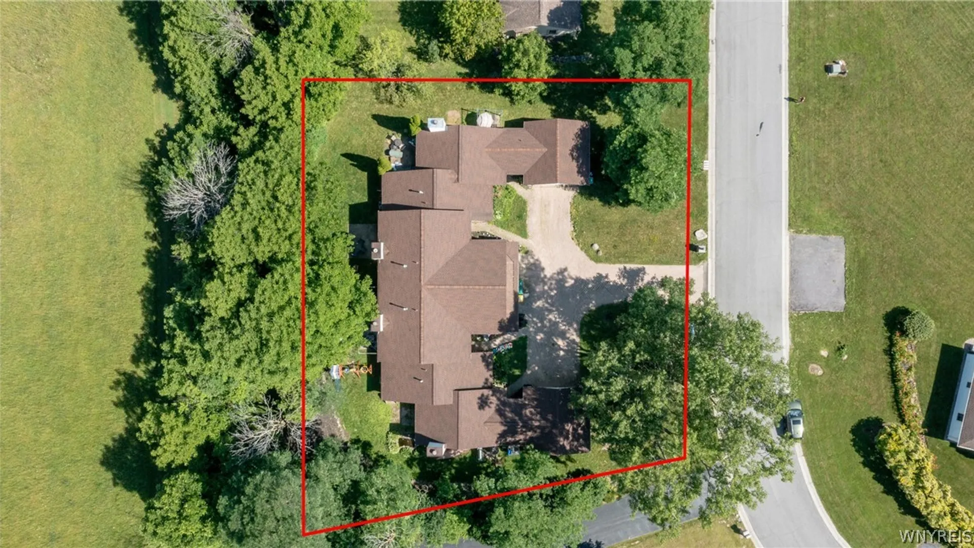 Property at 5-8 Gothic Lane, Lockport Town, NY 14094 5