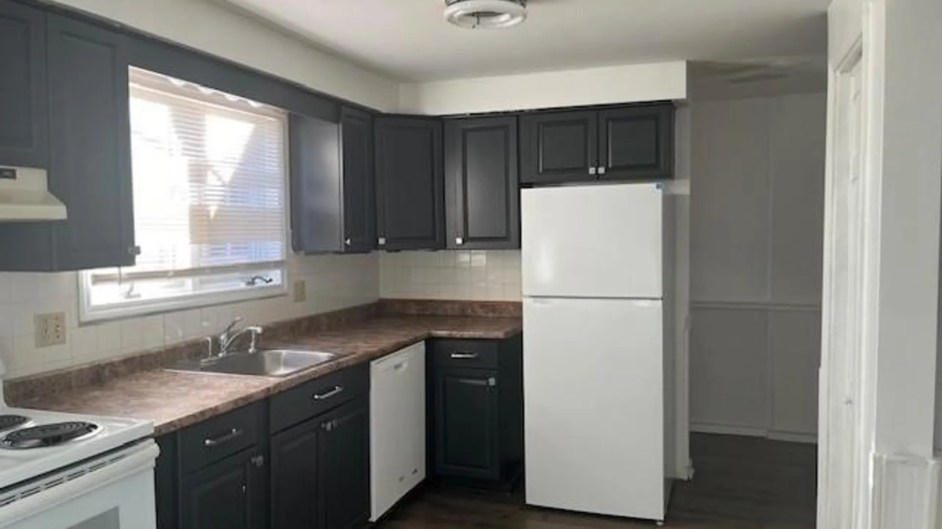 Property at 199 Fairgreen Drive, Amherst, NY 14228 3