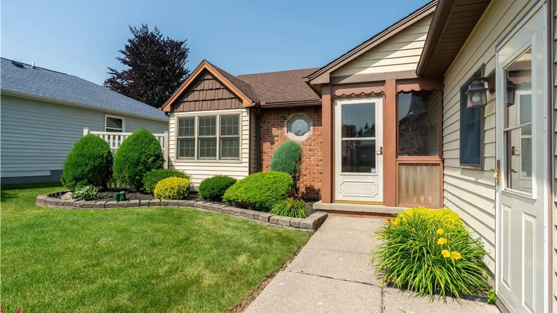 Property at 283 Barbados Drive, Cheektowaga, NY 14227 3