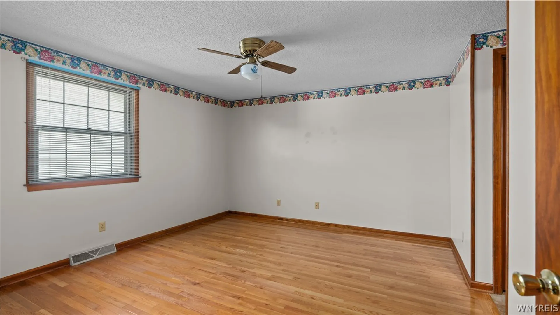 Property at 283 Barbados Drive, Cheektowaga, NY 14227 22