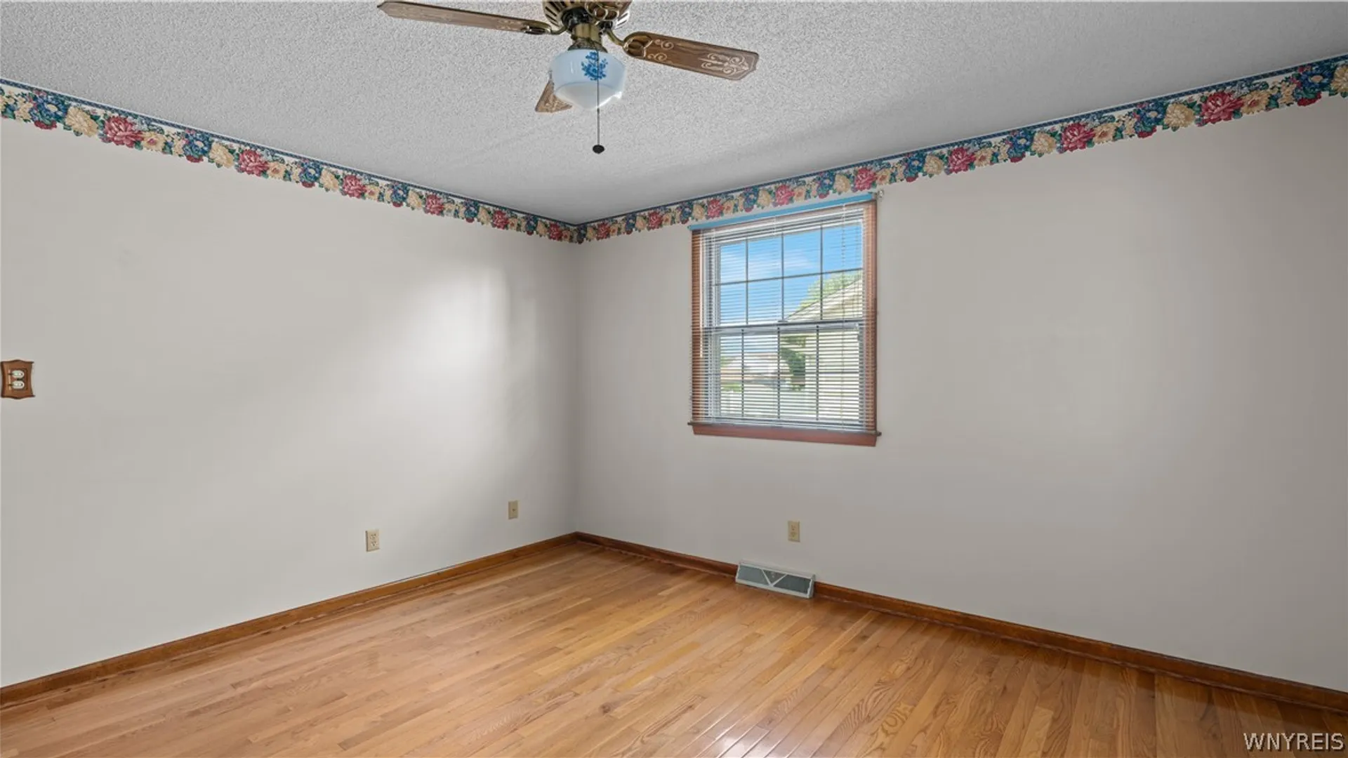 Property at 283 Barbados Drive, Cheektowaga, NY 14227 24