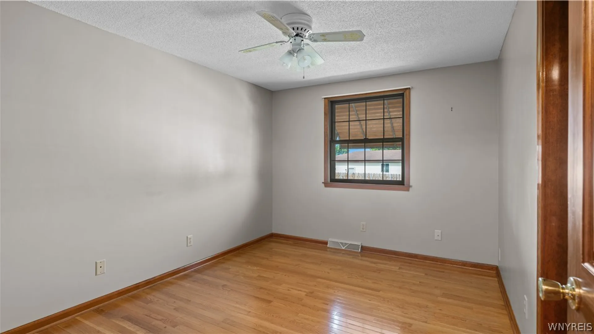 Property at 283 Barbados Drive, Cheektowaga, NY 14227 27