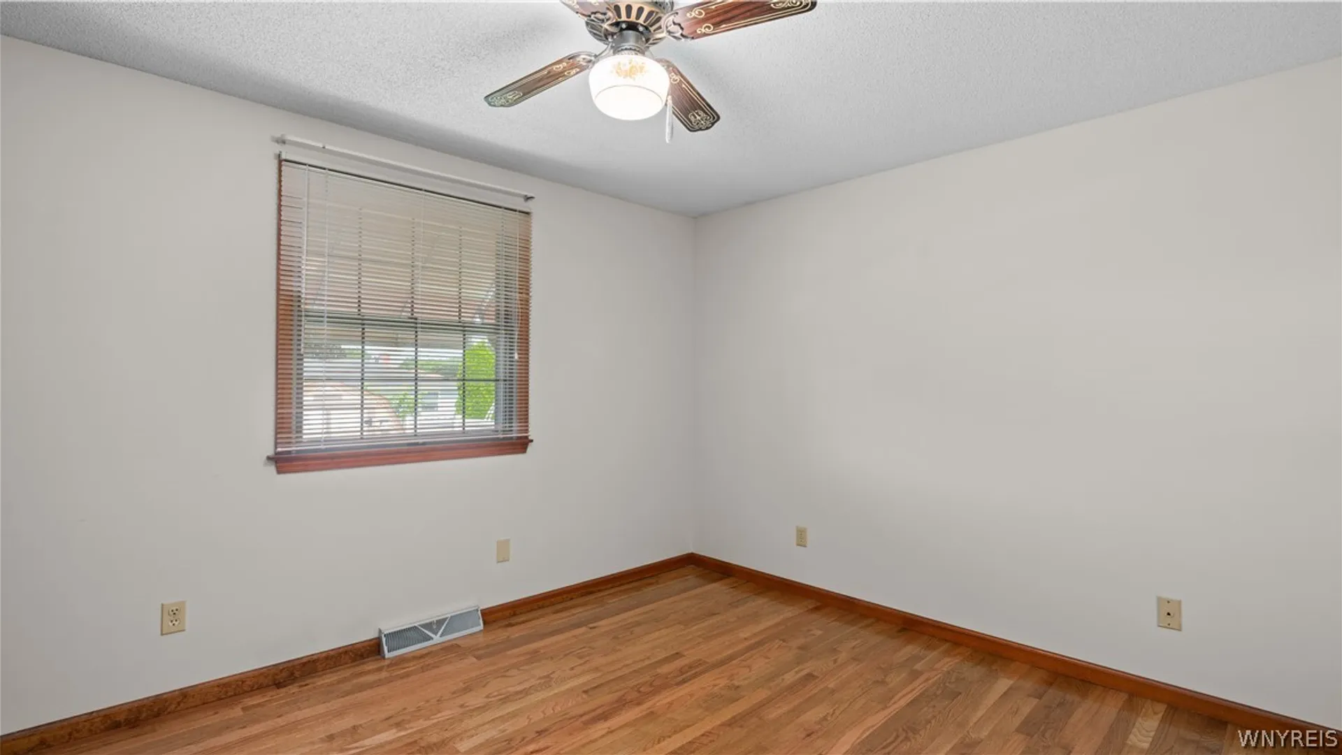Property at 283 Barbados Drive, Cheektowaga, NY 14227 29