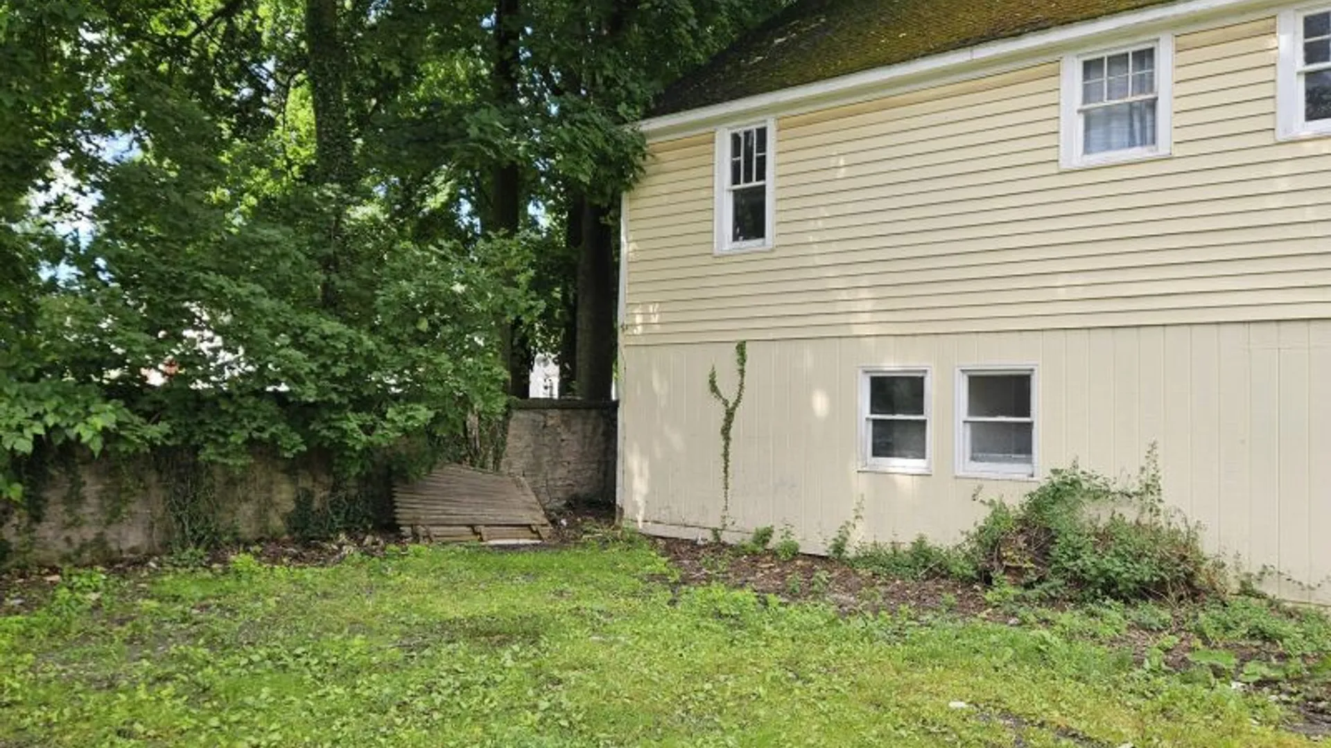 Property at 141 Pine Street, Lockport City, NY 14094 3