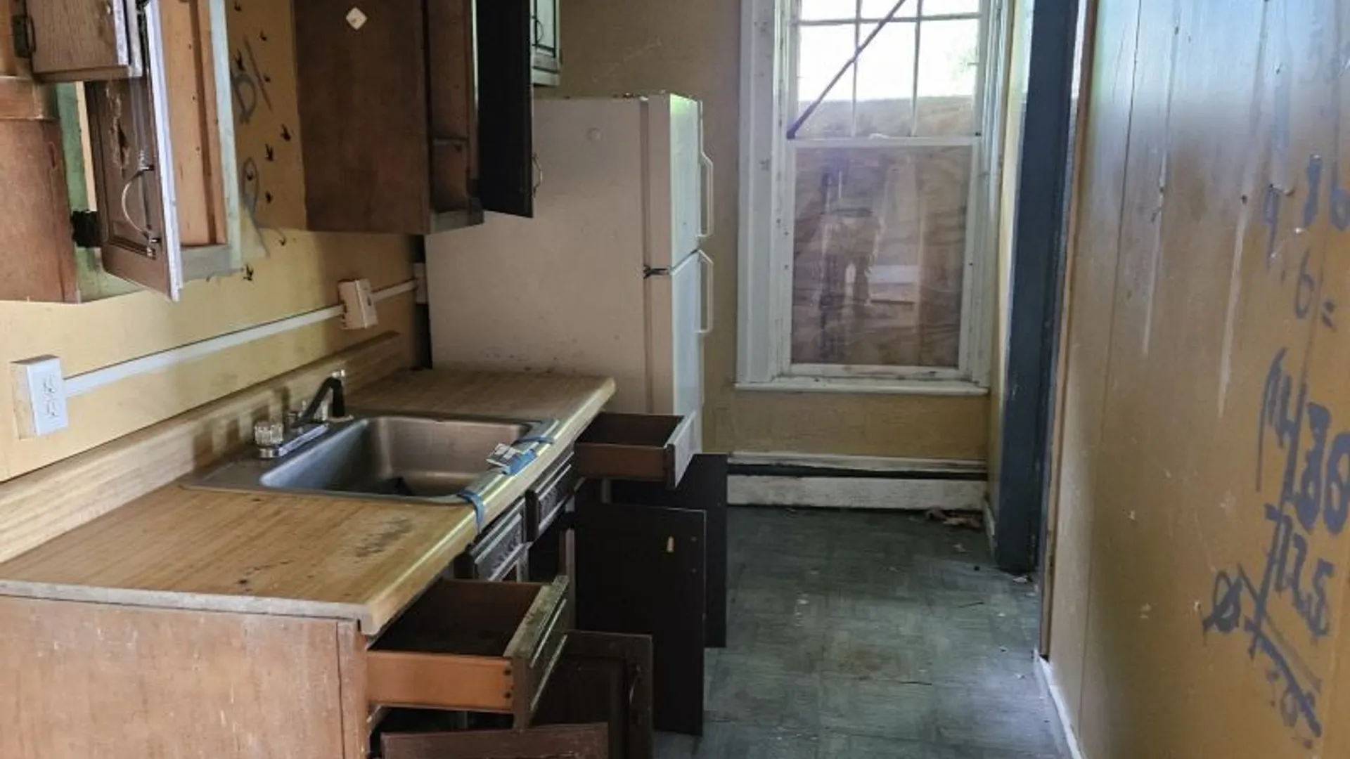Property at 141 Pine Street, Lockport City, NY 14094 11