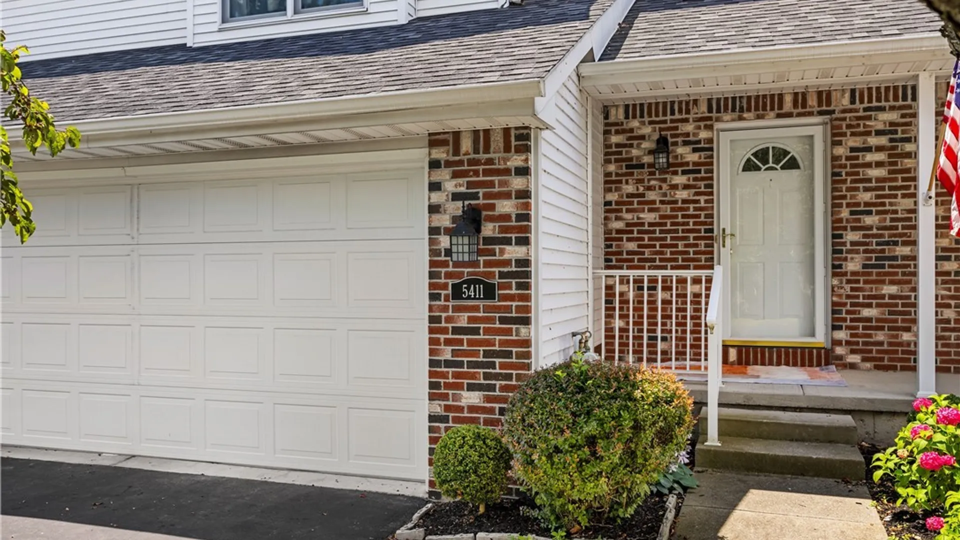 Property at 5411 Village Station Circle, Clarence, NY 14221 3