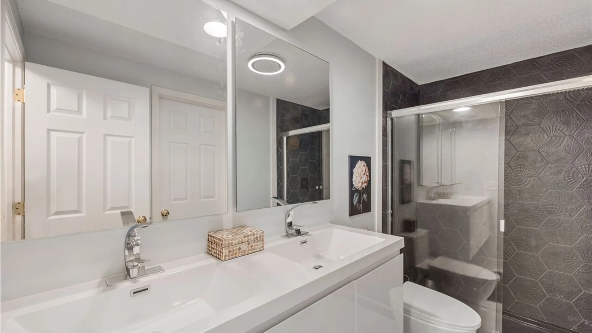 Property at 5411 Village Station Circle, Clarence, NY 14221 24