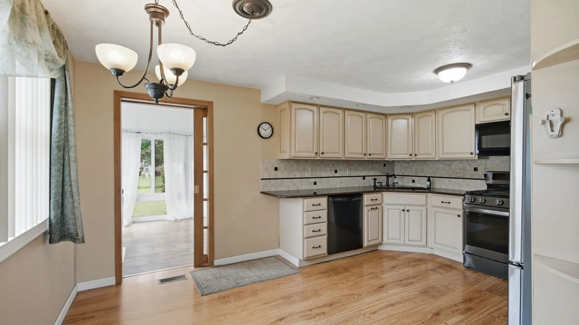 Property at 92 Ferndale Lane, Manlius, NY 13116 24