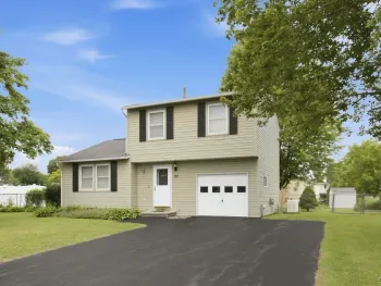 Property at 92 Ferndale Lane, Manlius, NY 13116