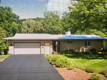 Property at 107 Bradford Lane, Syracuse, NY 13224