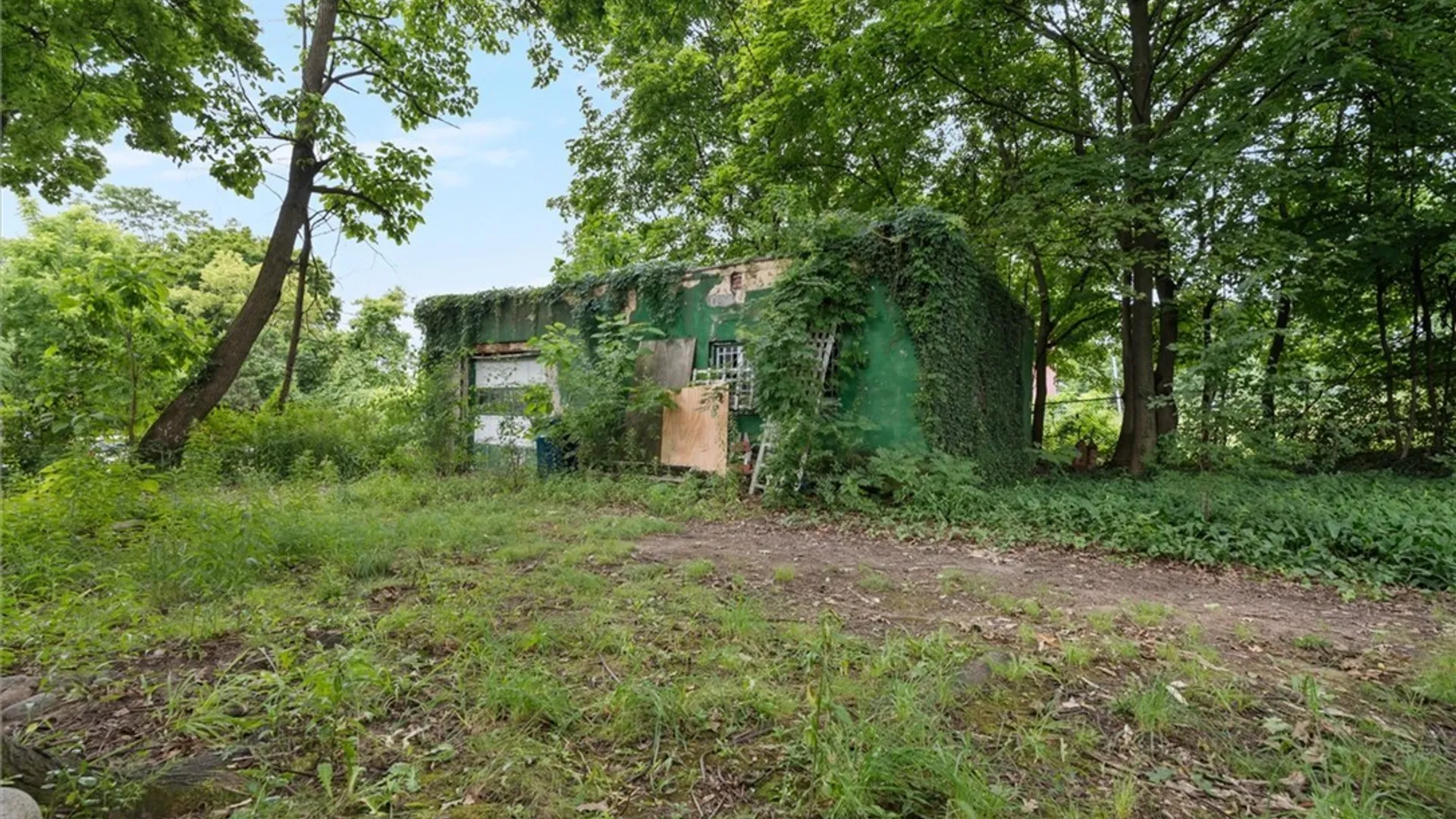 Property at 1035 Oak Street, Syracuse, NY 13203 39