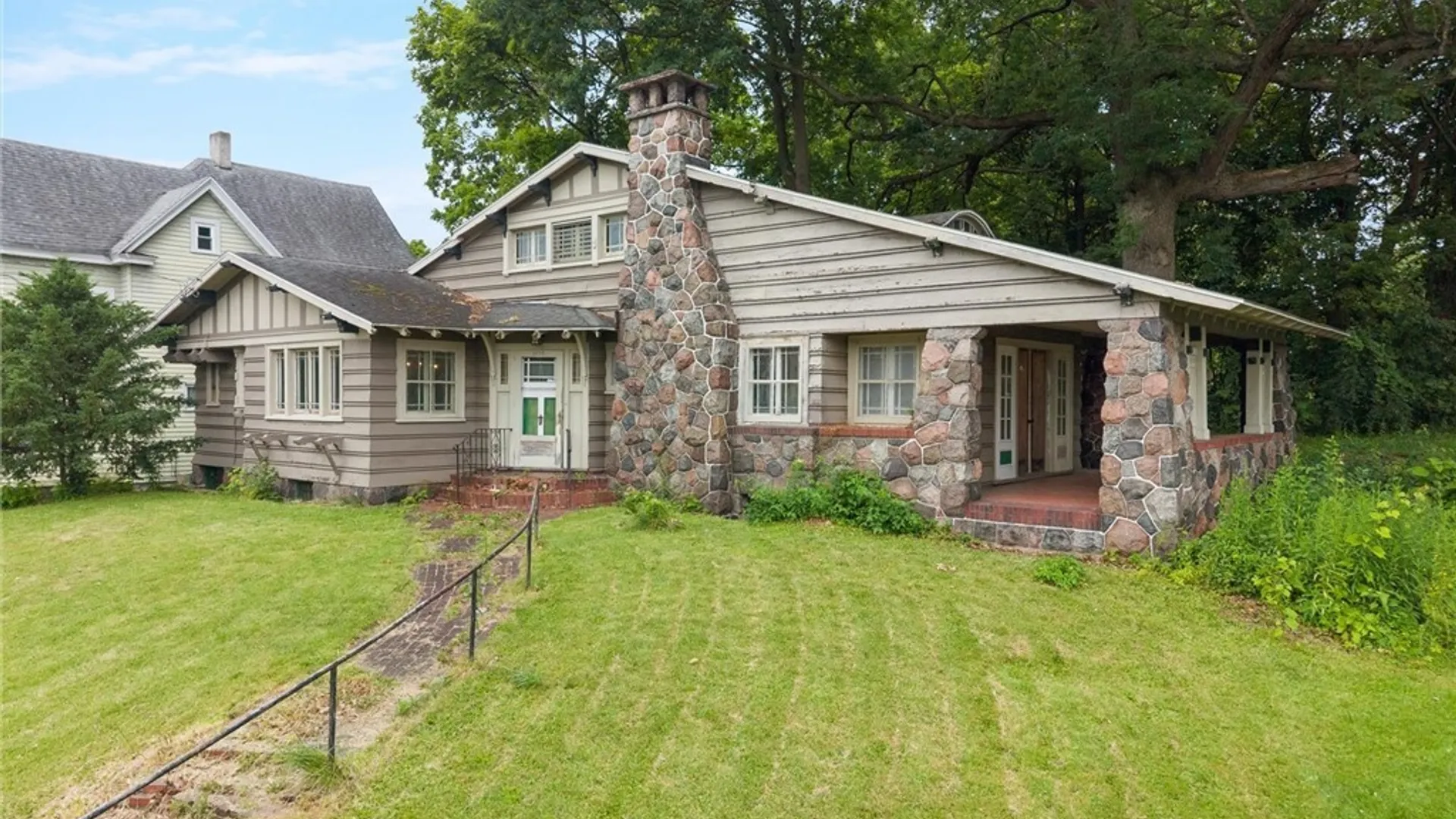 Property at 1035 Oak Street, Syracuse, NY 13203 5