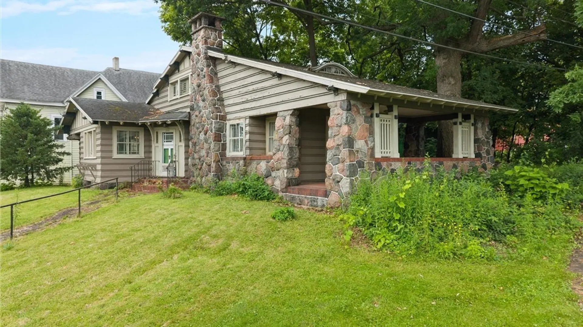 Property at 1035 Oak Street, Syracuse, NY 13203 8