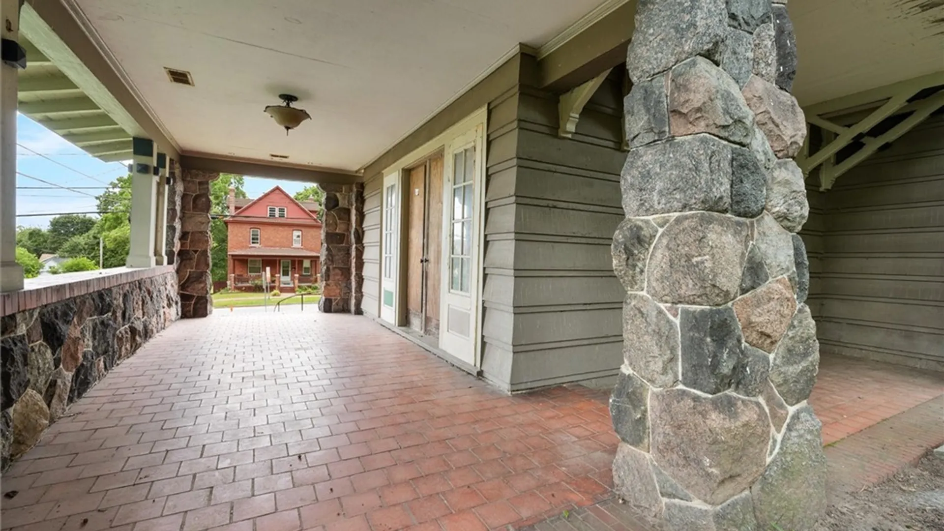 Property at 1035 Oak Street, Syracuse, NY 13203 9