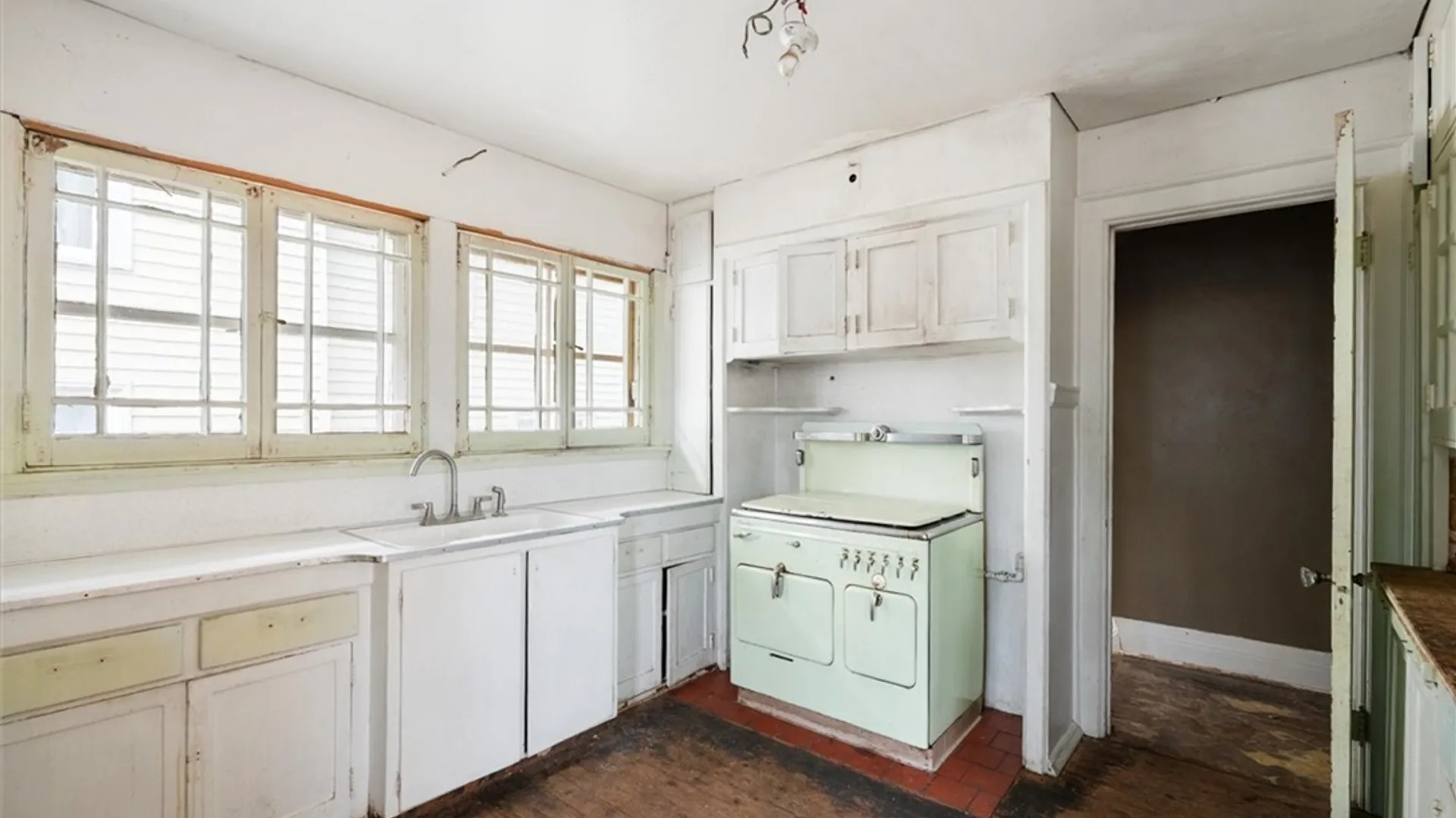 Property at 1035 Oak Street, Syracuse, NY 13203 18