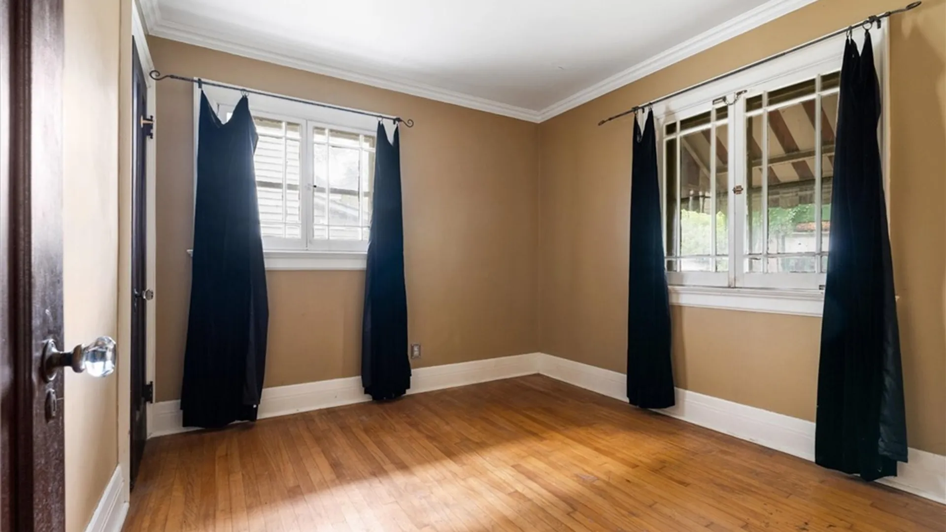 Property at 1035 Oak Street, Syracuse, NY 13203 25