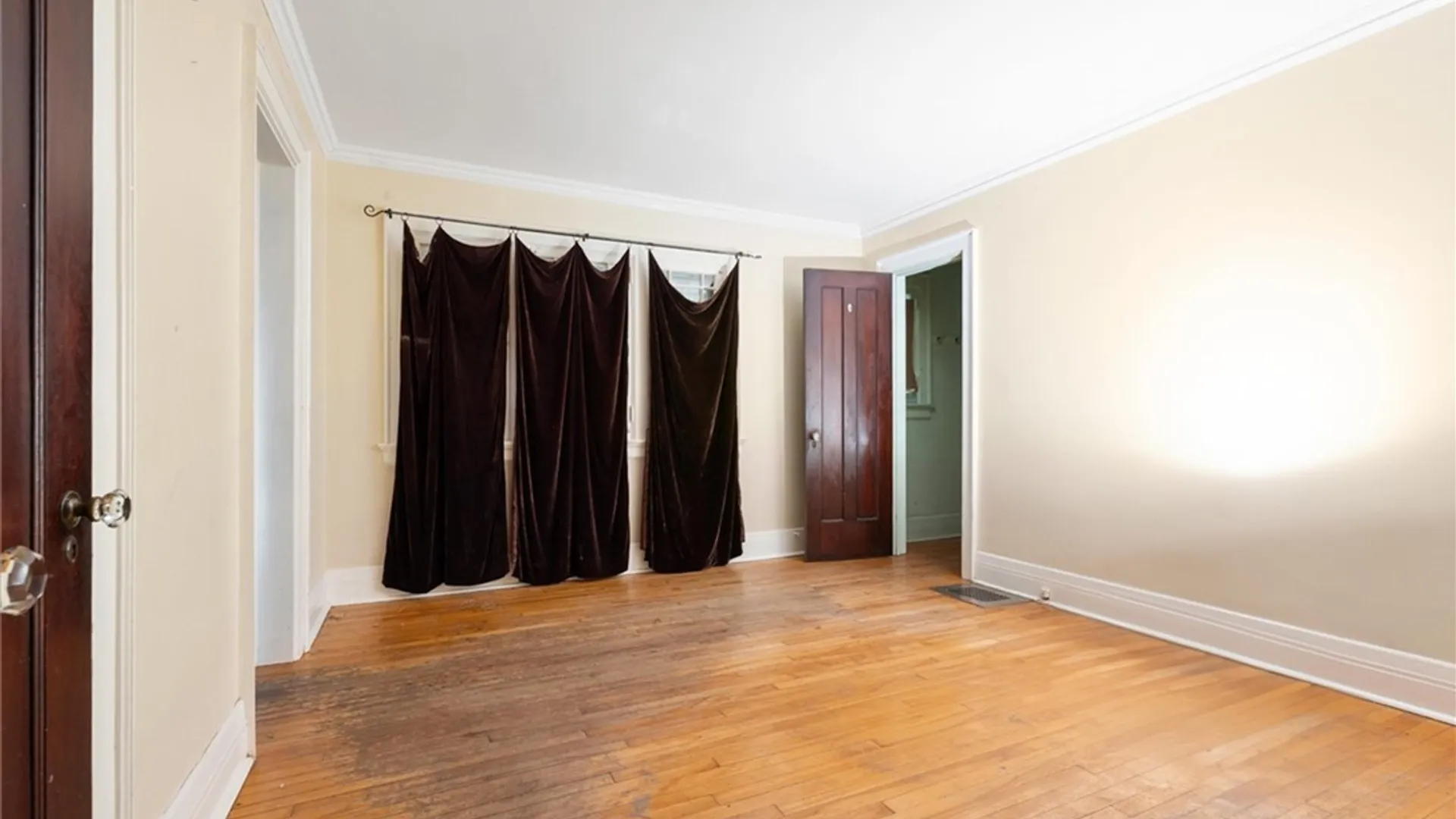 Property at 1035 Oak Street, Syracuse, NY 13203 29
