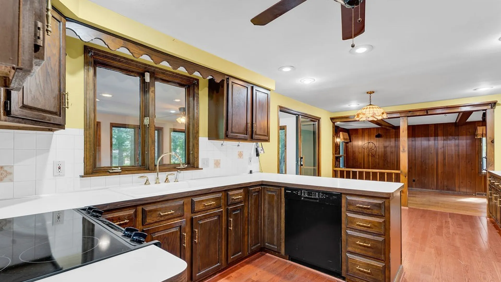 Property at 4700 Pine Manor, Clarence, NY 14031 11