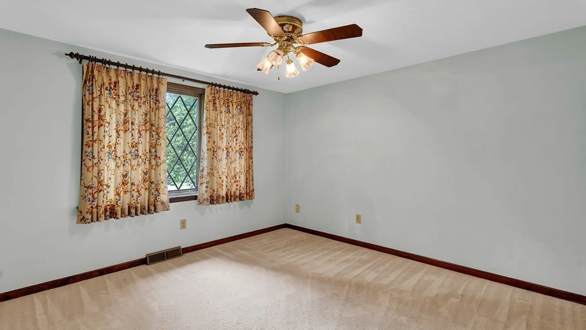 Property at 4700 Pine Manor, Clarence, NY 14031 27