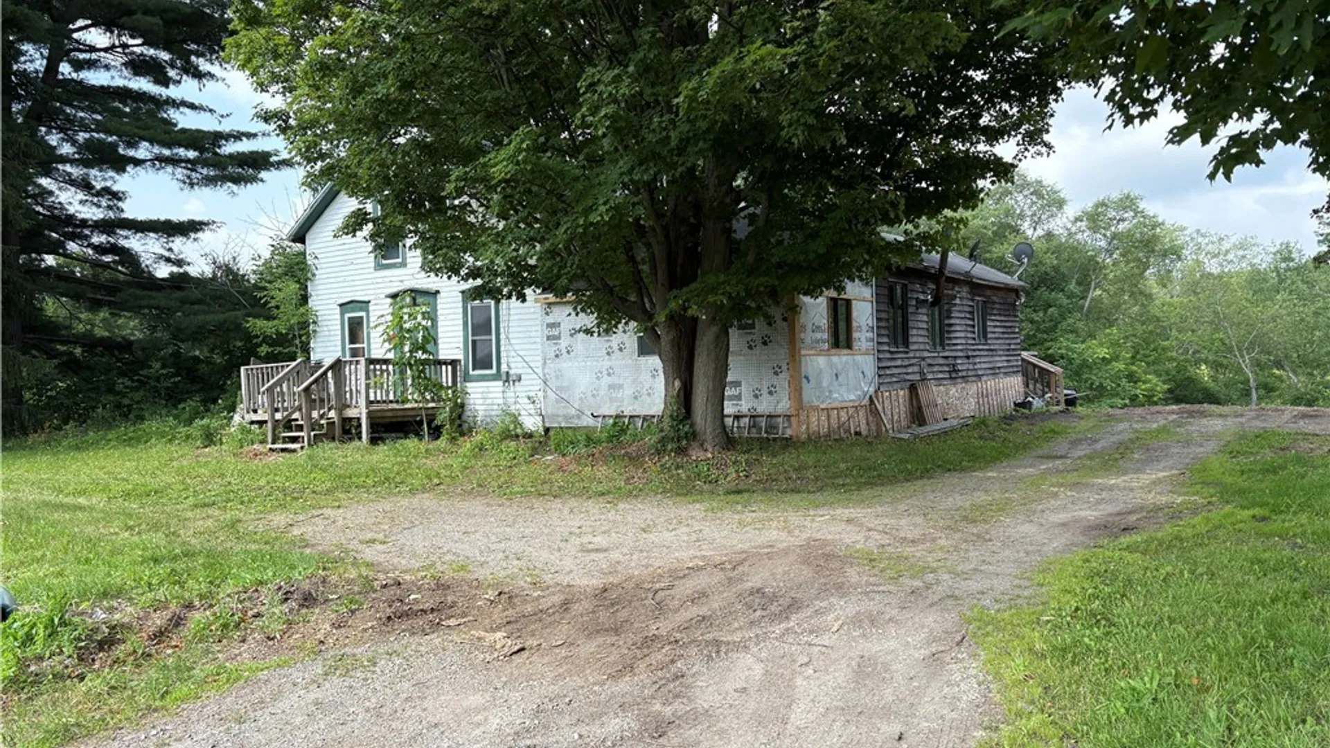 Property at 11029 Route 16, Yorkshire, NY 14042 3