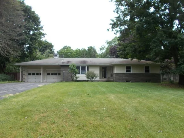 Property at 3 Drumlin Drive, Macedon, NY 14502