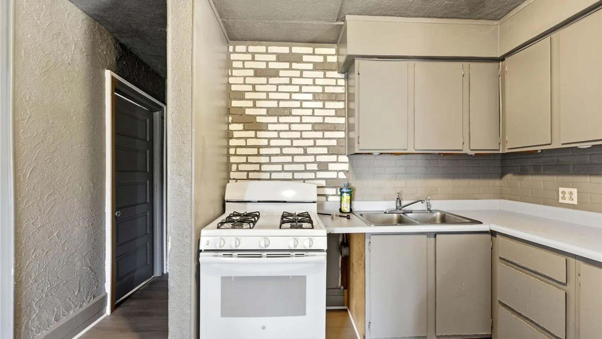 Property at 3 Lilac Street, Buffalo, NY 14220 9