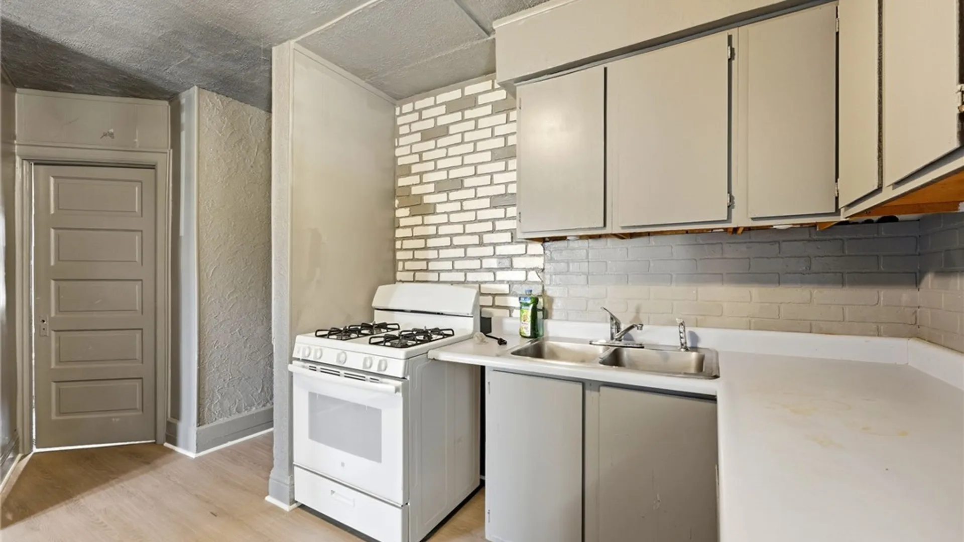 Property at 3 Lilac Street, Buffalo, NY 14220 10
