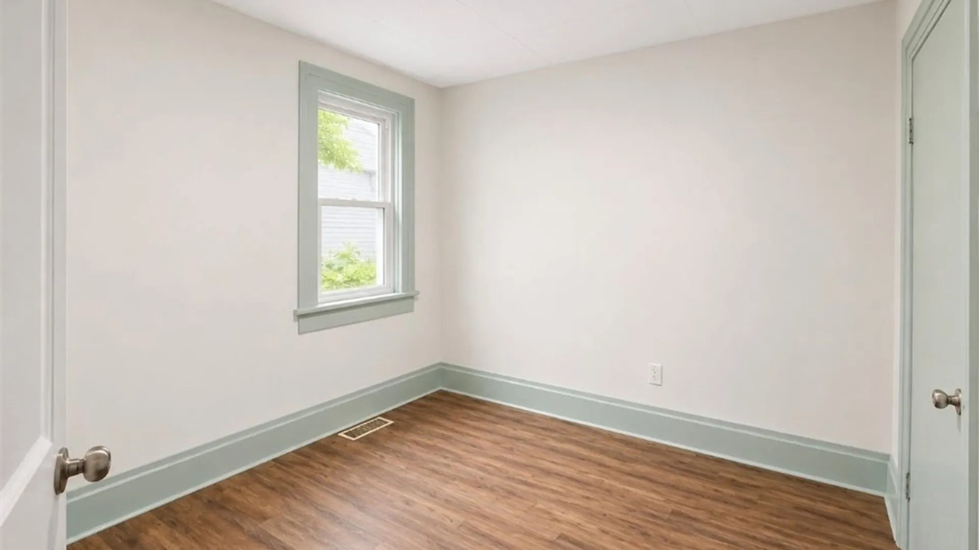 Property at 392 Leroy Avenue, Buffalo, NY 14214 7
