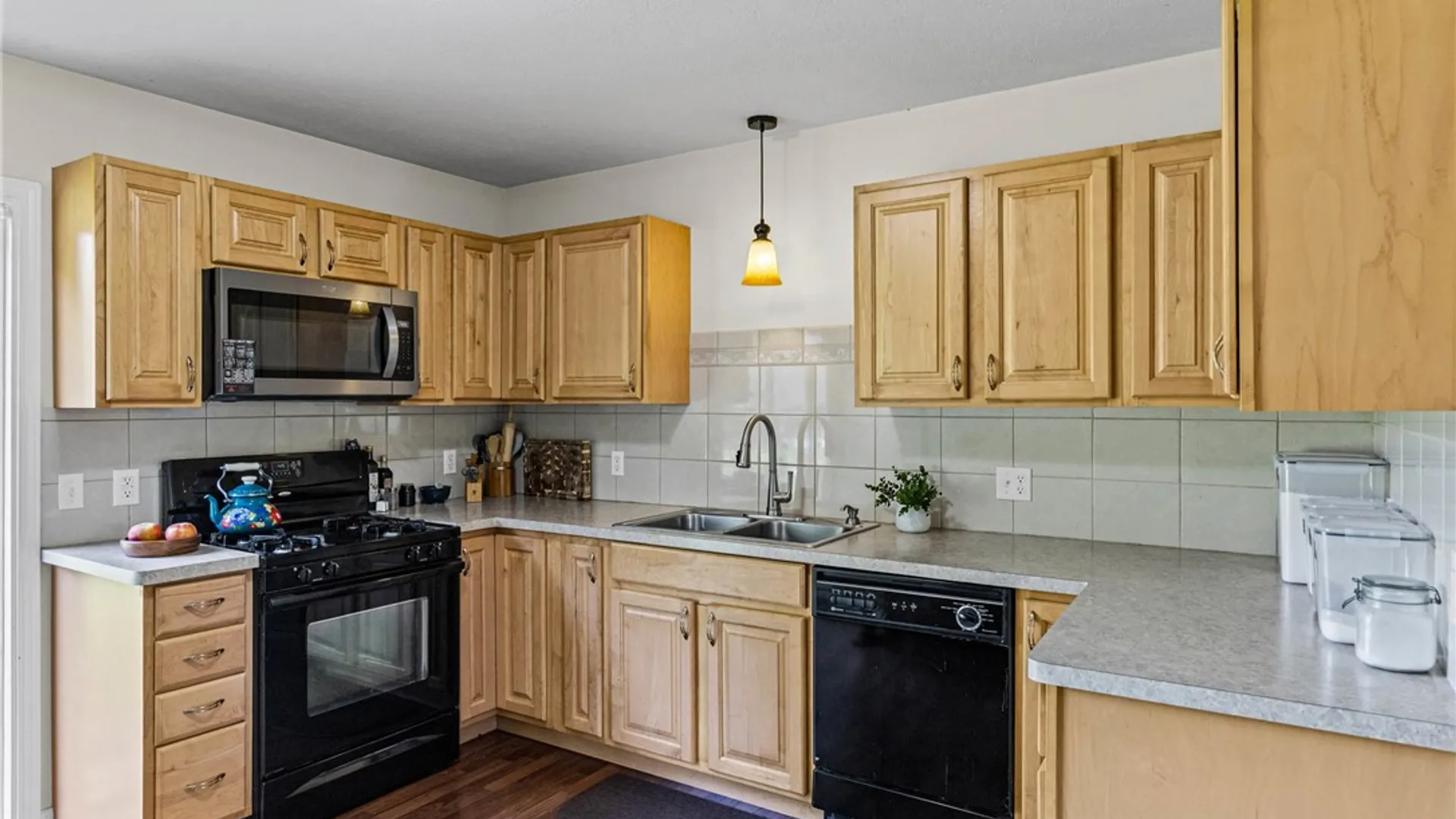 Property at 144 Hyde Parkway, Palmyra, NY 14522 6