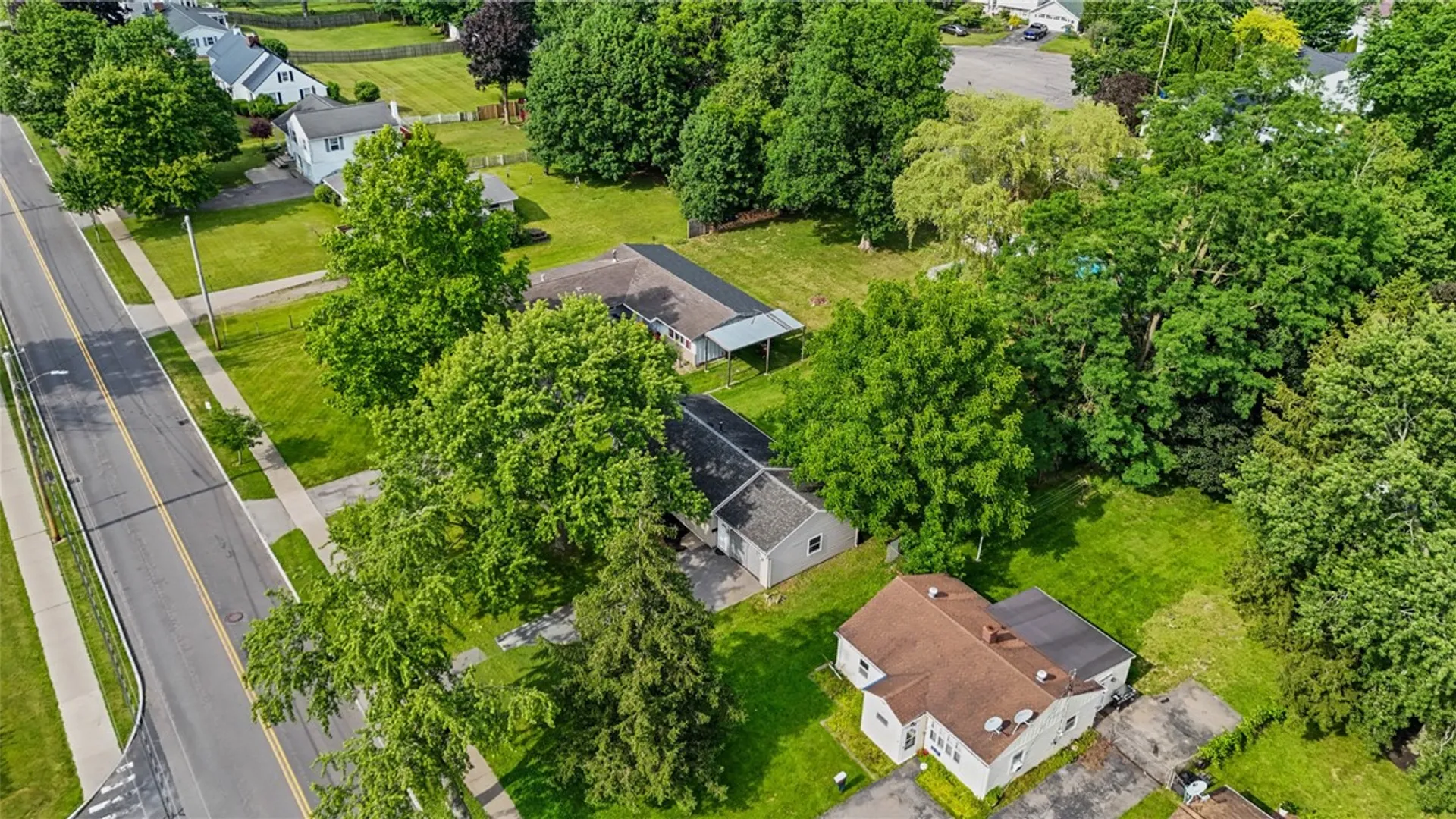 Property at 144 Hyde Parkway, Palmyra, NY 14522 34