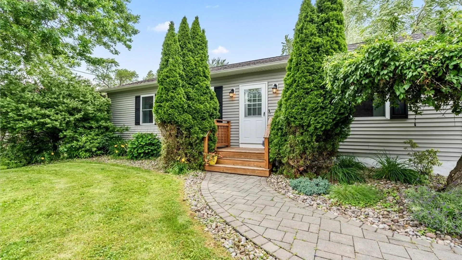 Property at 326 Richfield Boulevard, Salina, NY 13211 6