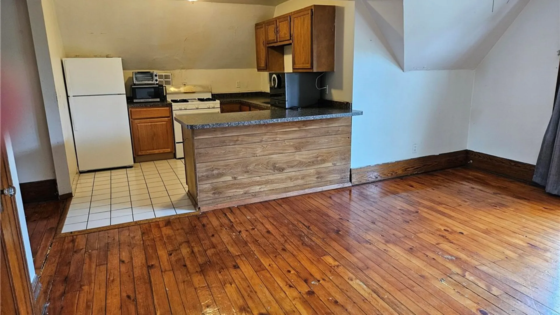 Property at 434 Oxford Street, Rochester, NY 14607 4