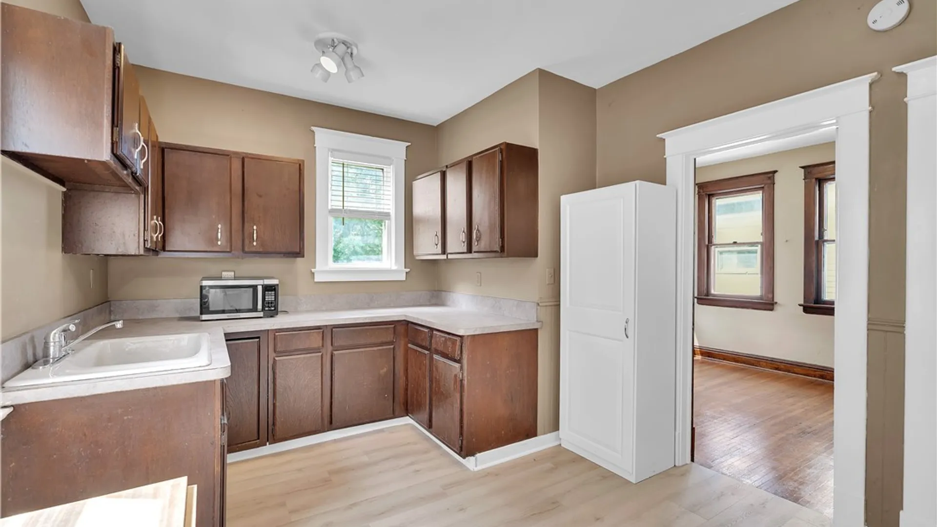 Property at 31 Hughes Avenue, Buffalo, NY 14208 14