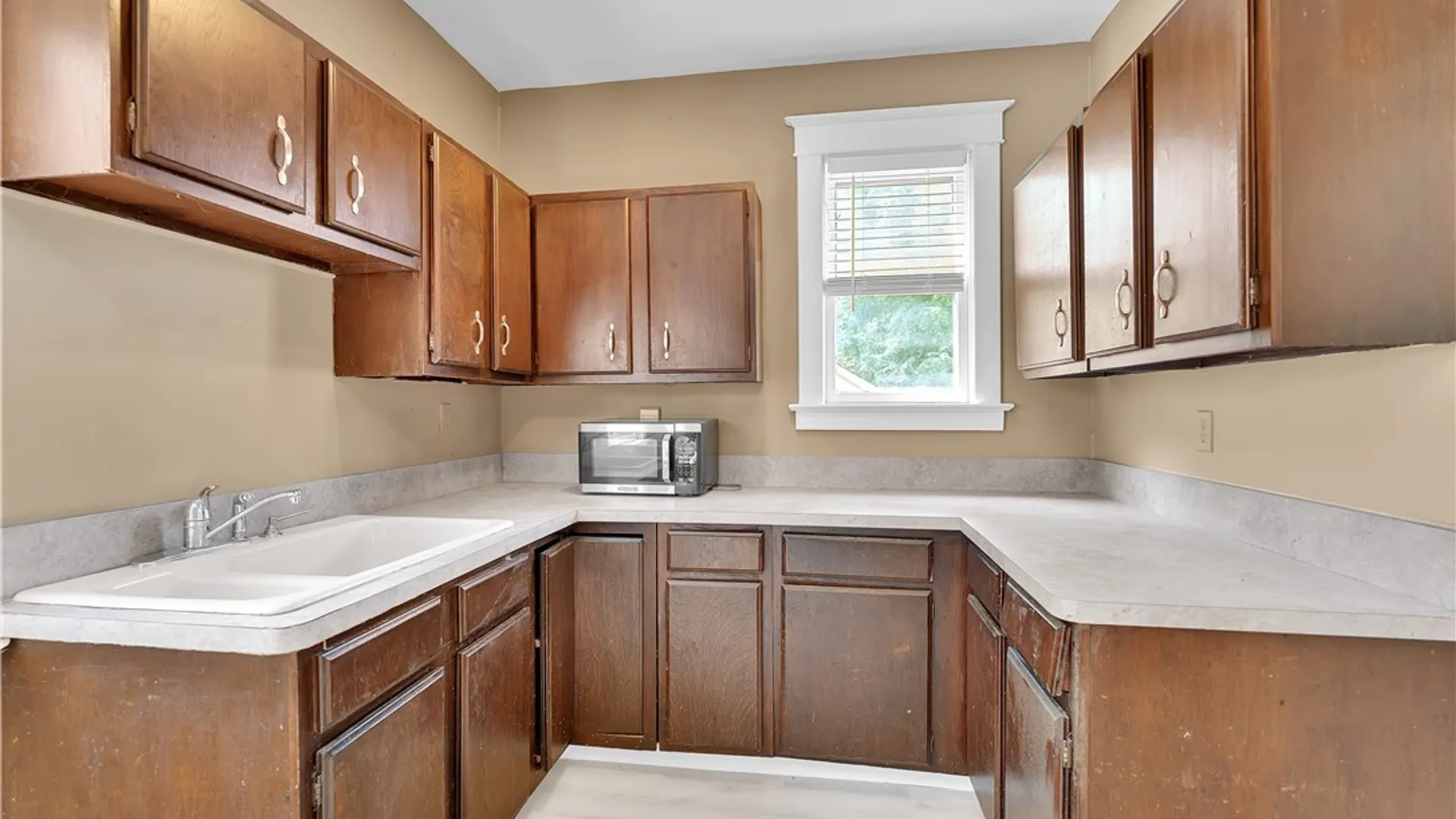 Property at 31 Hughes Avenue, Buffalo, NY 14208 16