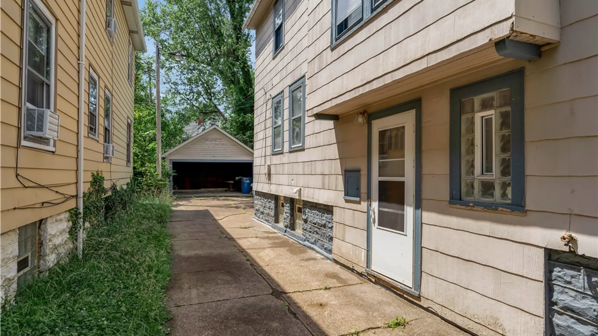 Property at 31 Hughes Avenue, Buffalo, NY 14208 44