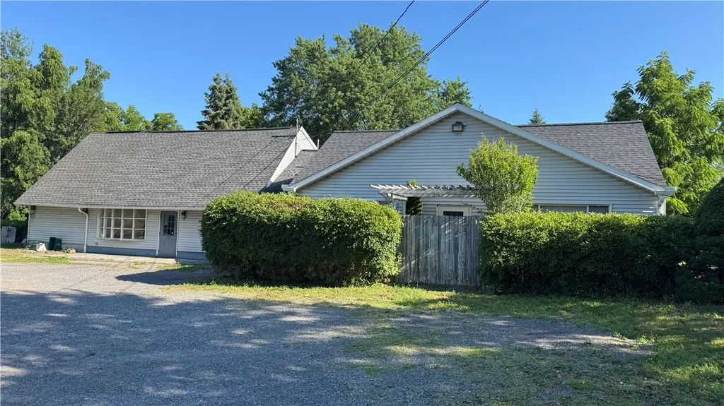 Property at 10 Auburn Road, Lansing, NY 14882