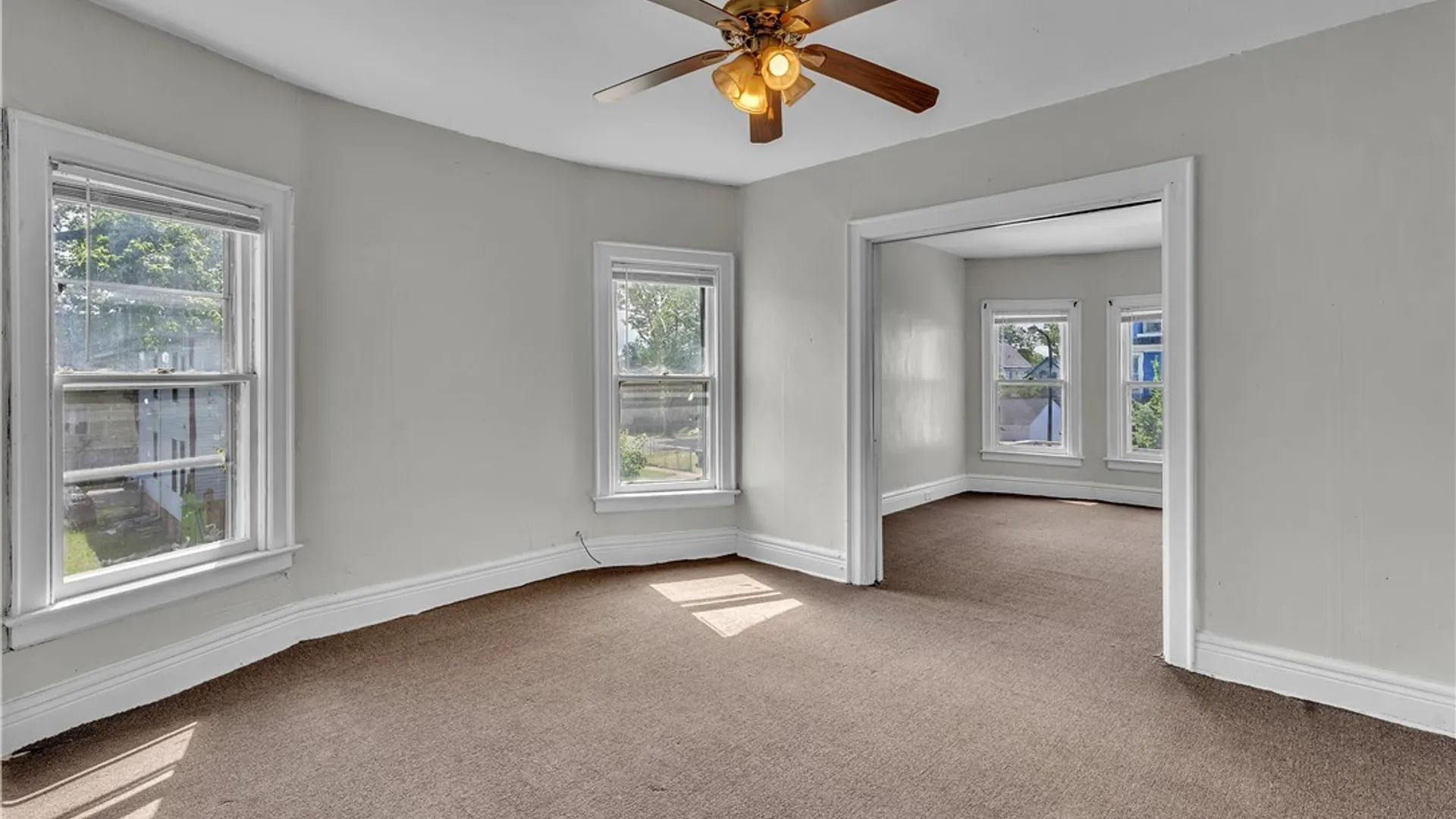 Property at 408 Woodlawn Ave, Buffalo, NY 14208 7