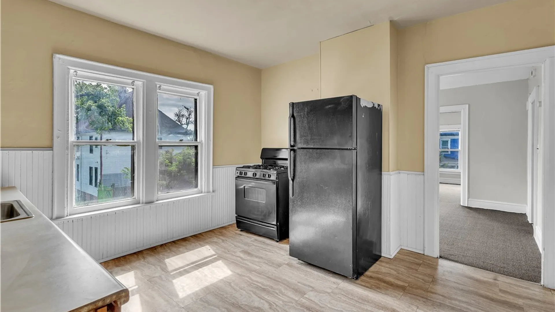 Property at 408 Woodlawn Ave, Buffalo, NY 14208 14