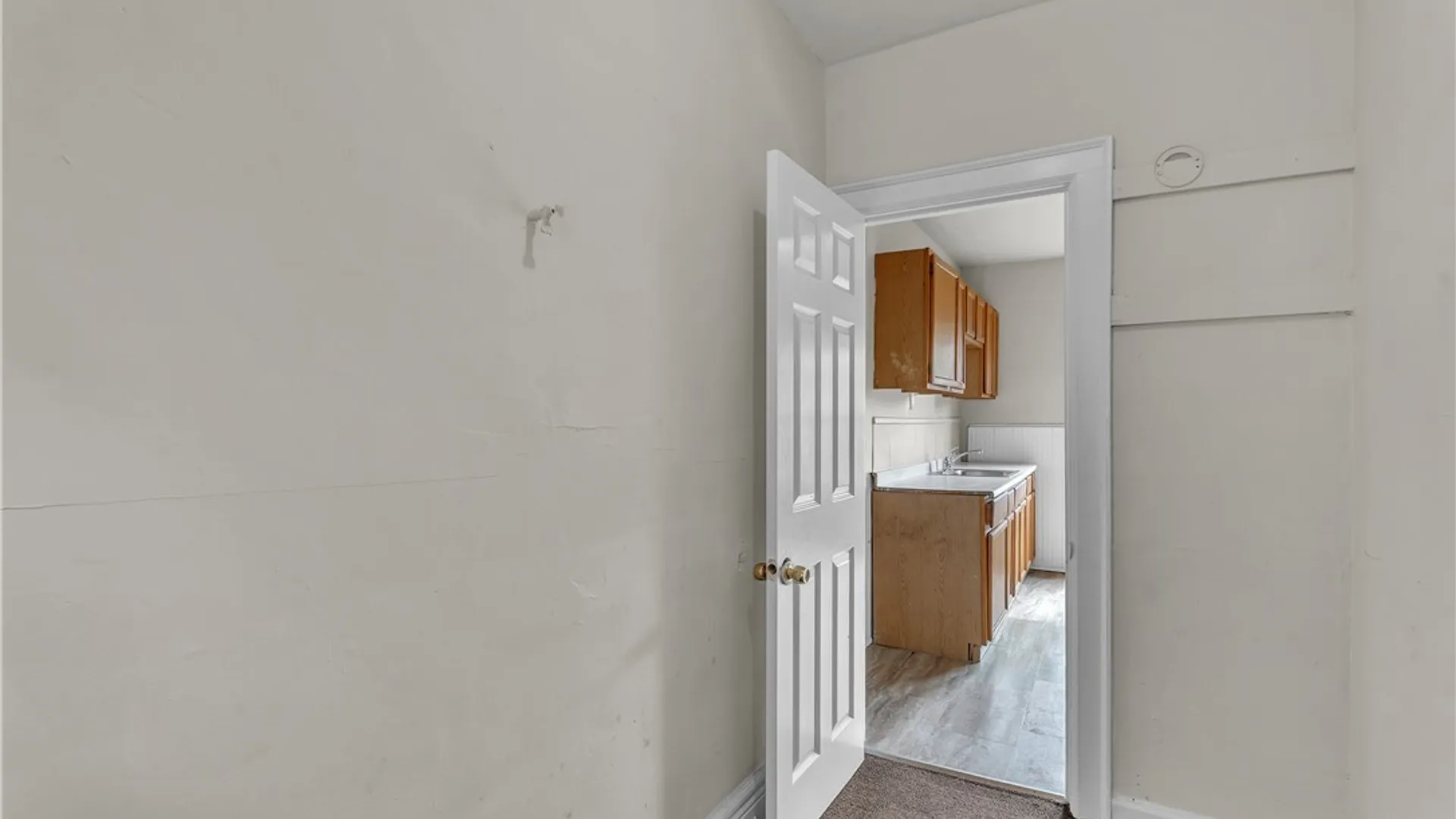 Property at 408 Woodlawn Ave, Buffalo, NY 14208 18