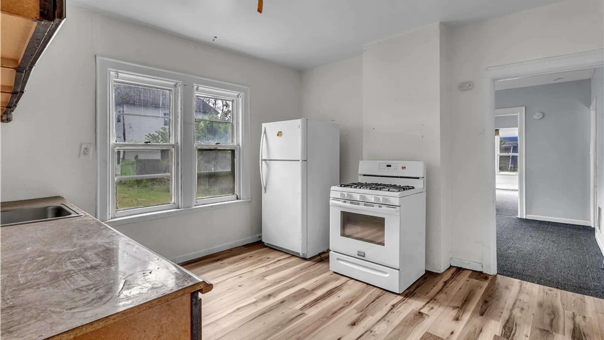 Property at 408 Woodlawn Ave, Buffalo, NY 14208 35