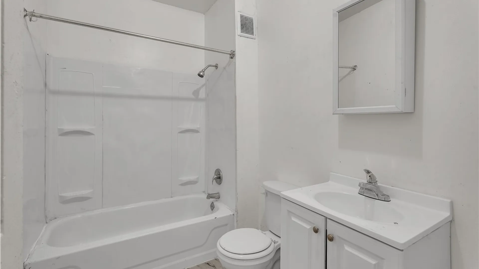 Property at 408 Woodlawn Ave, Buffalo, NY 14208 44