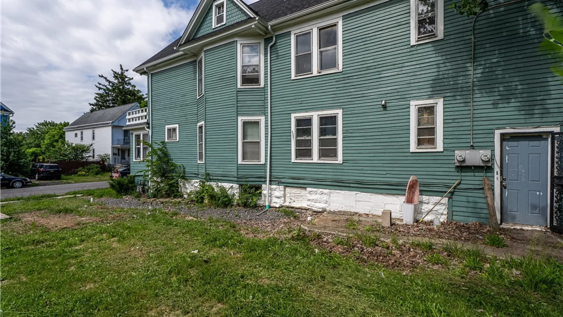 Property at 408 Woodlawn Ave, Buffalo, NY 14208 46