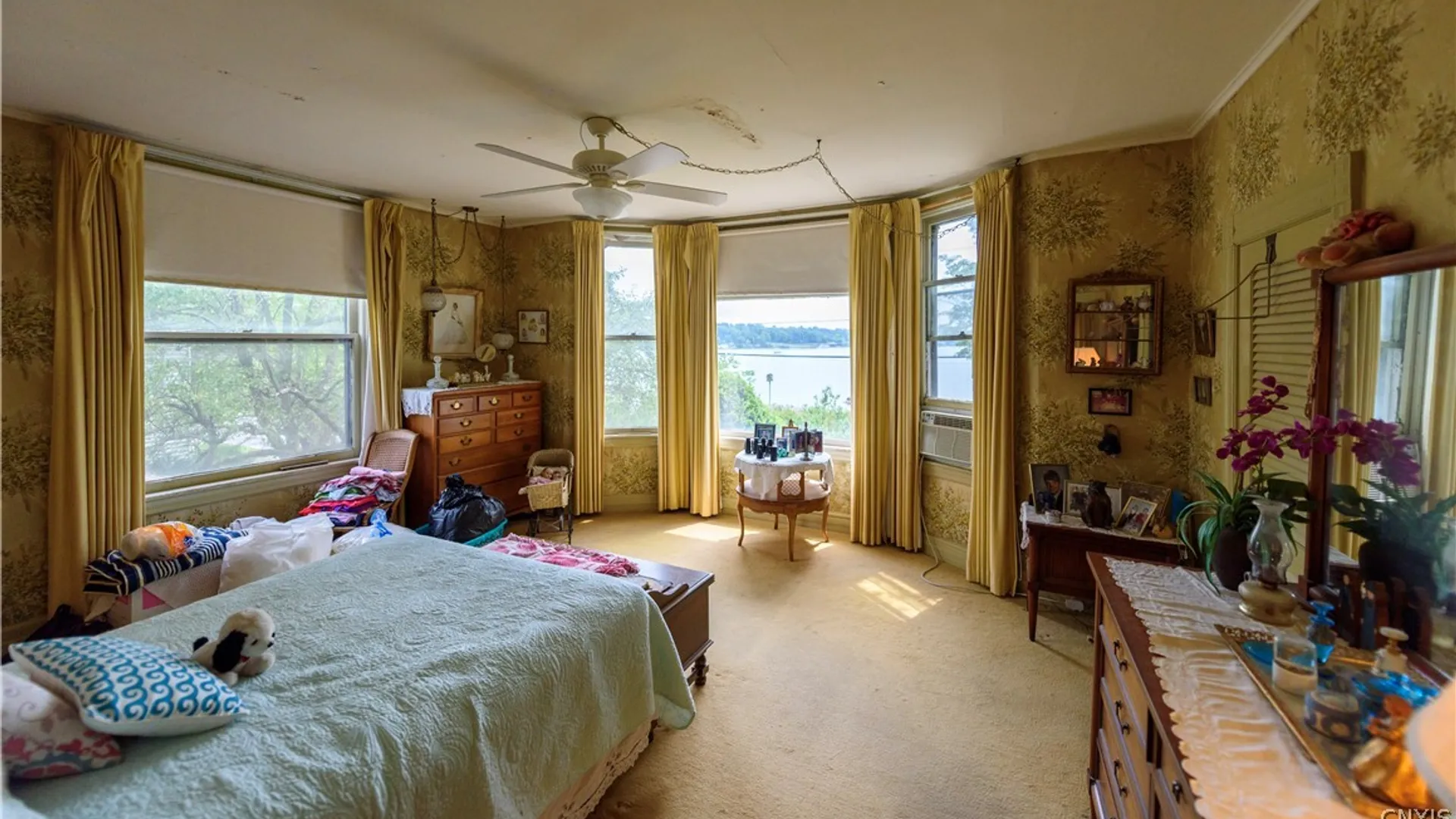 Property at 20 W Lake Street, Skaneateles, NY 13152 23