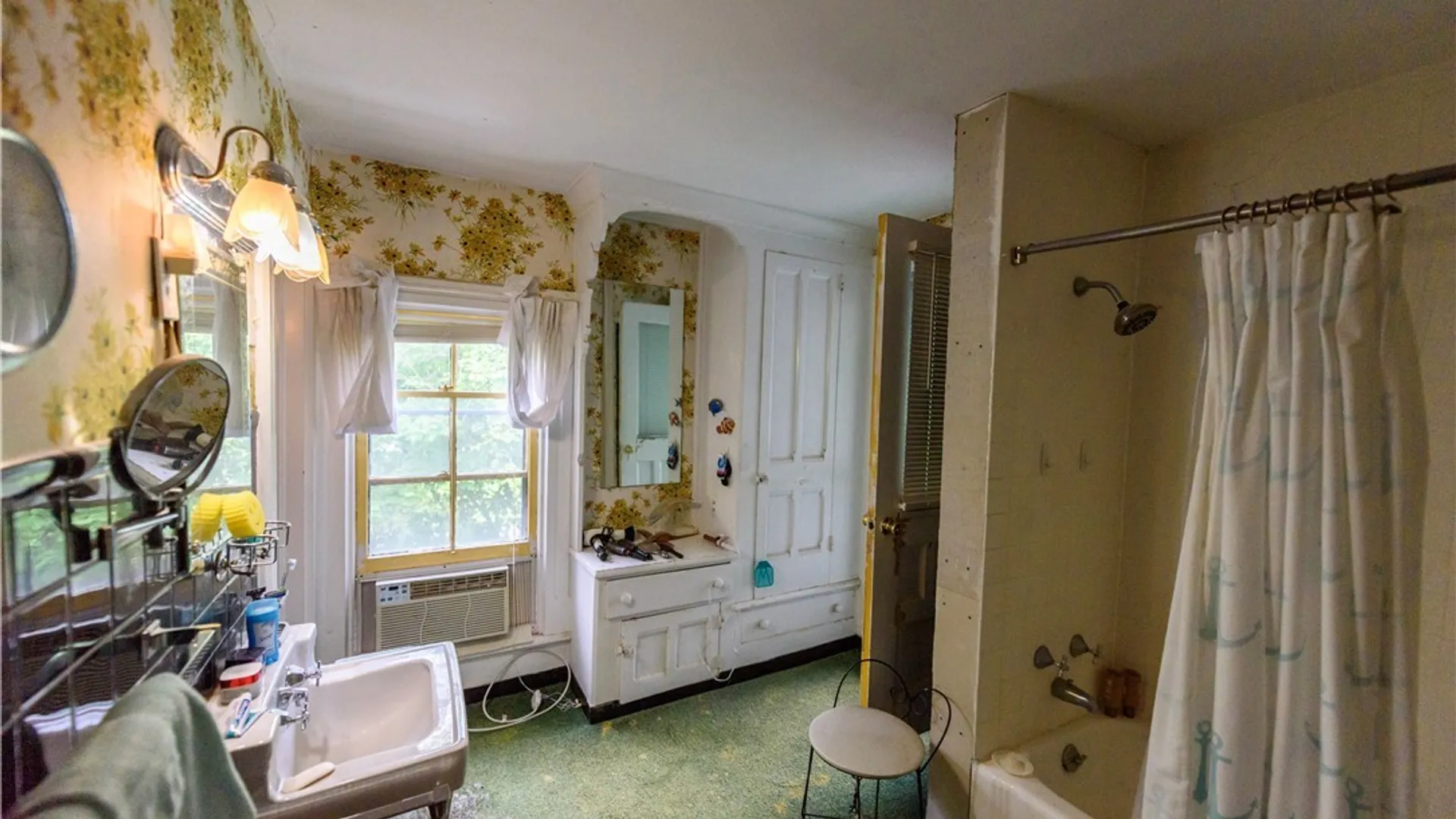 Property at 20 W Lake Street, Skaneateles, NY 13152 32
