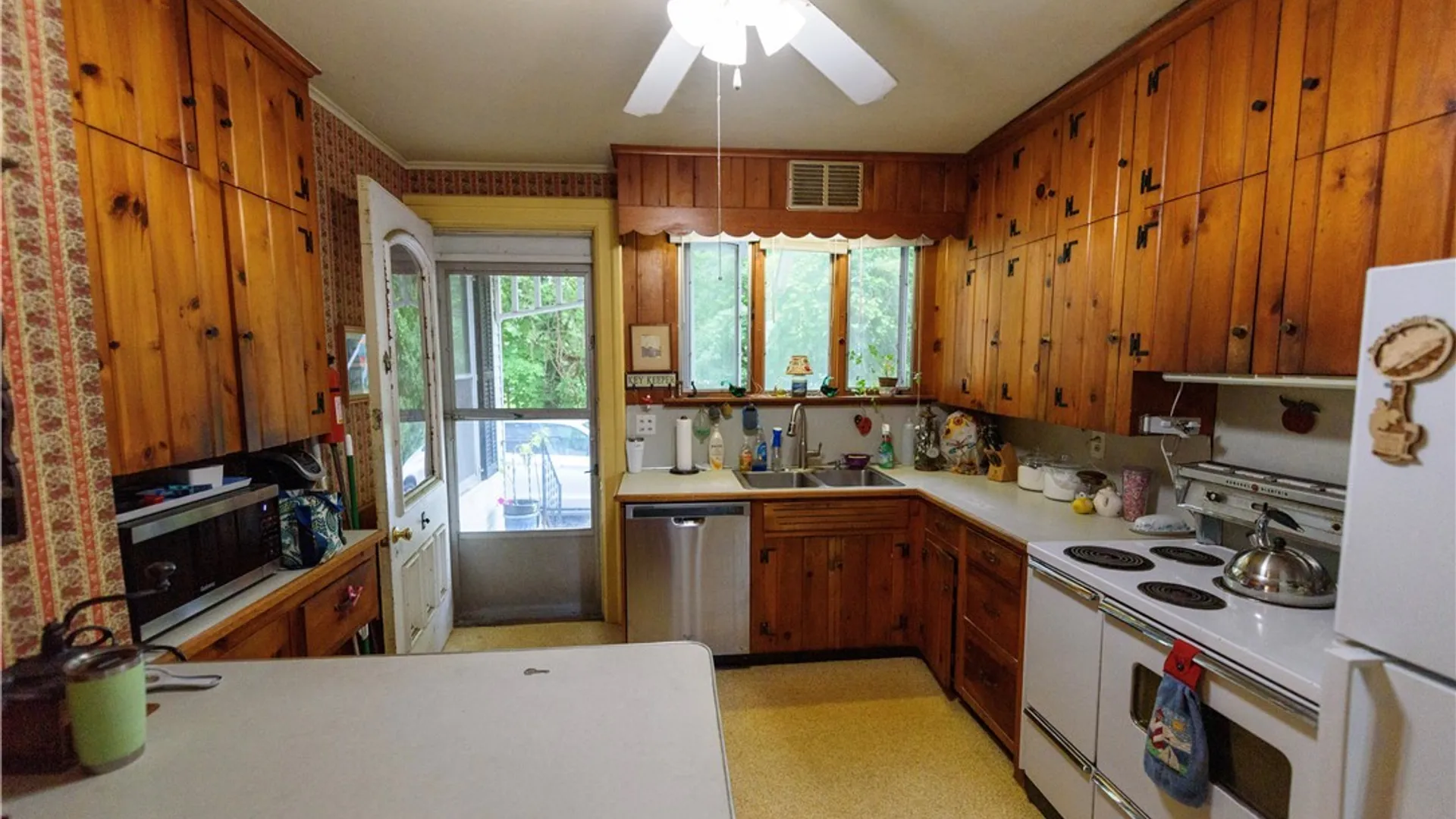 Property at 20 W Lake Street, Skaneateles, NY 13152 12