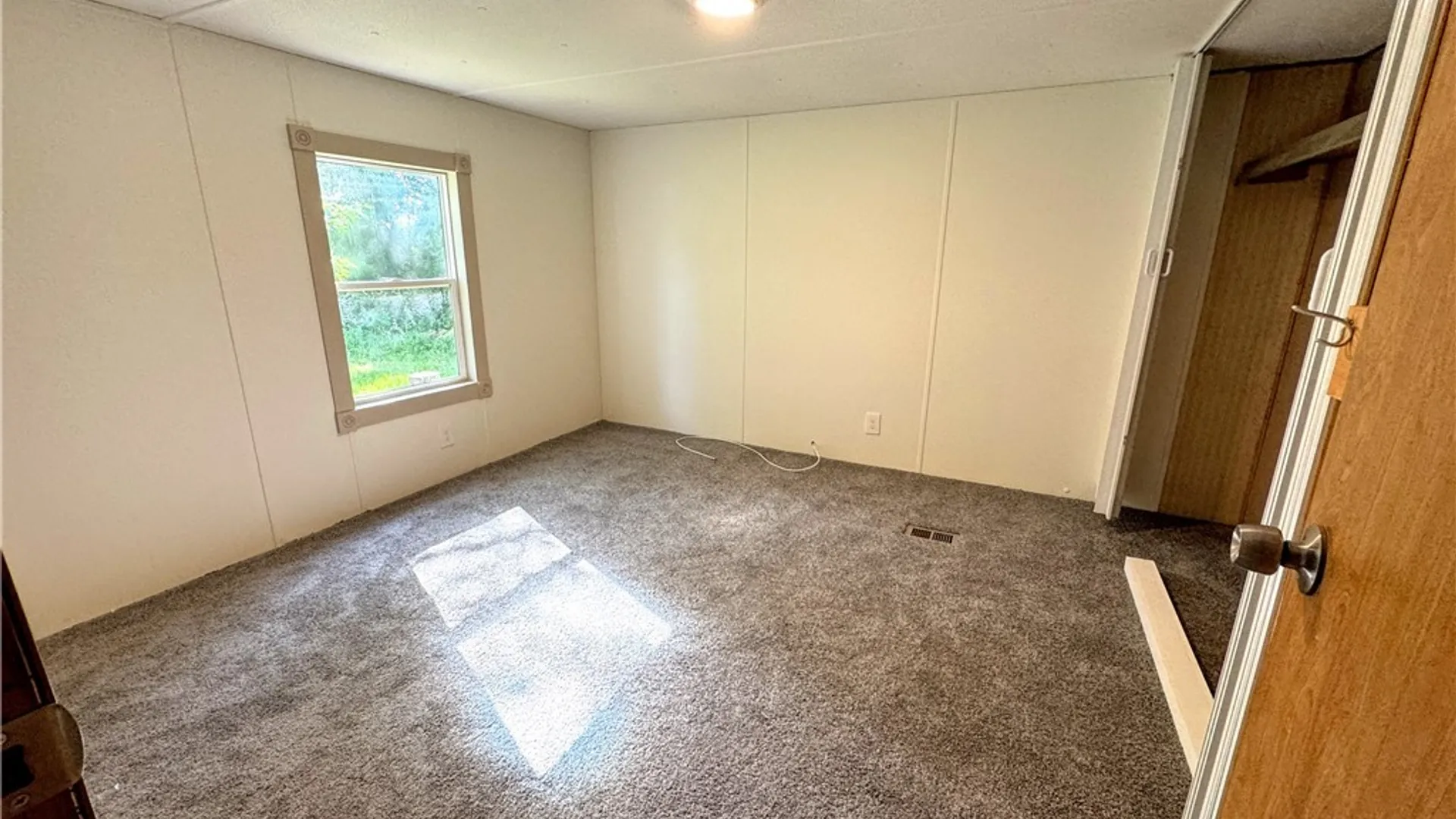 Property at 34 Del Court, Lockport Town, NY 14094 12