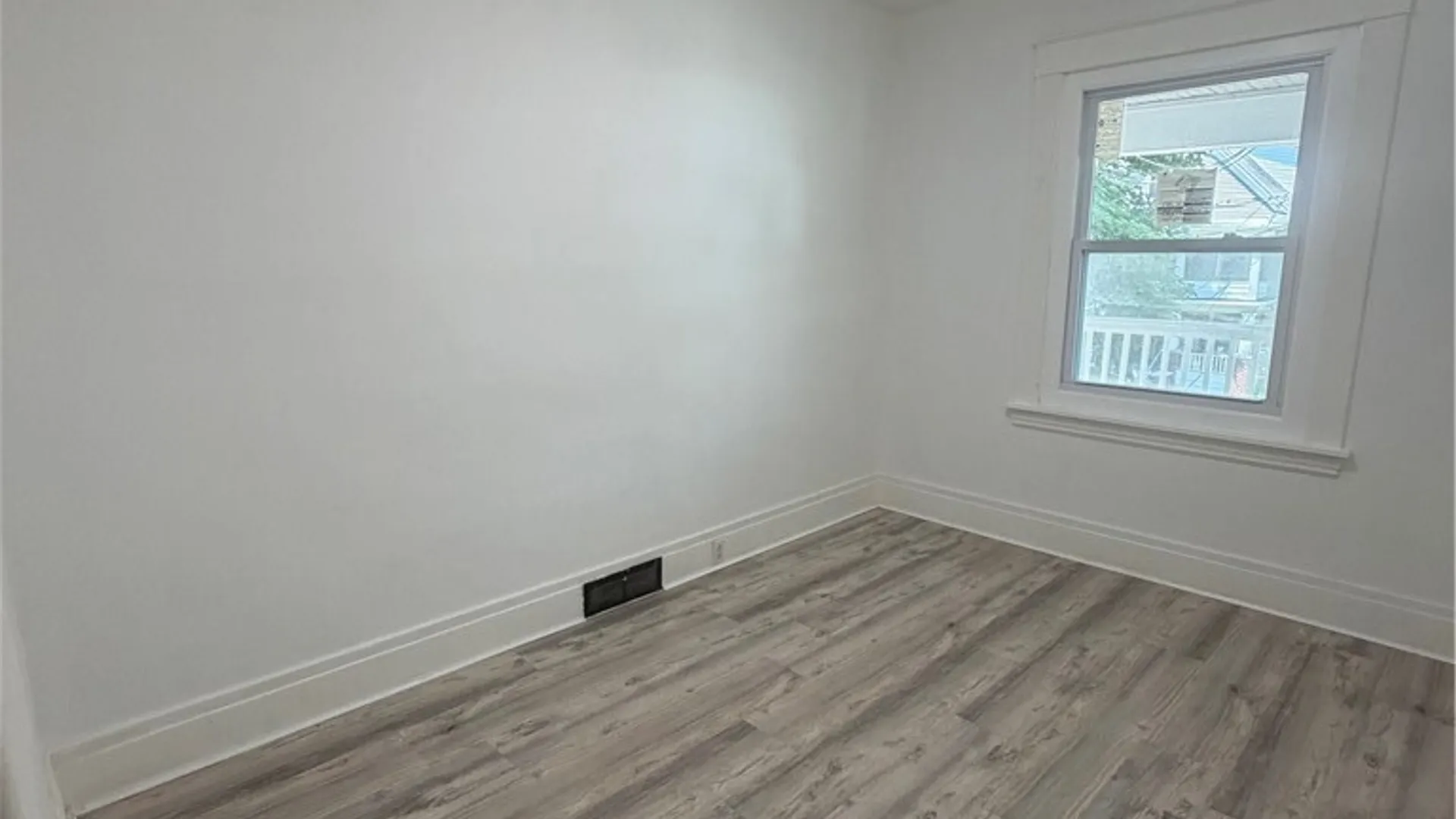 Property at 1533 La Salle Avenue, Niagara Falls, NY 14301 21